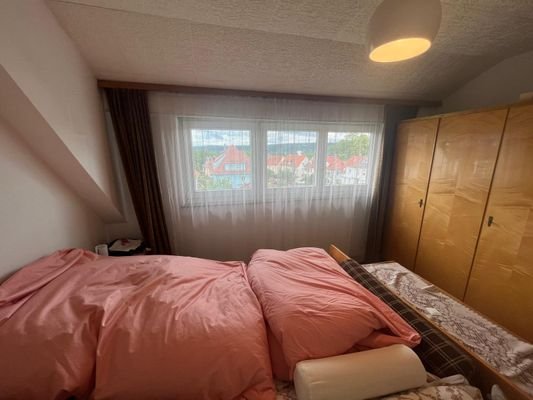 Schlafzimmer DG.jpg