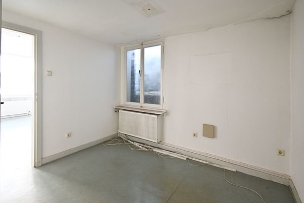 Zimmer 4, OG