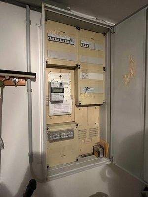 zentraler Sicherungskasten; FI für Bad und Etagen