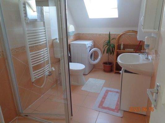 Duschbad/Wc+ Fam.App. 6 Personen