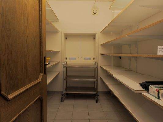 Vorratsraum neben der Küche