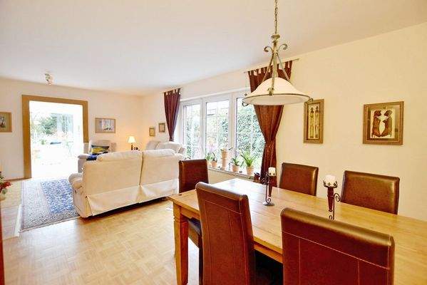 Wohn-/Esszimmer (EG)