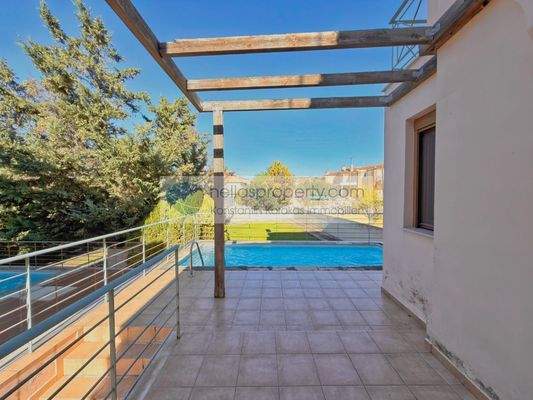 e247c0b08f6947c6b0aff162244bfda4-original