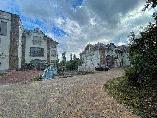 Nachbarn; Haus Wolkenschiff und Unicorn 