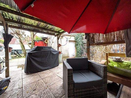 überdachte Terrasse