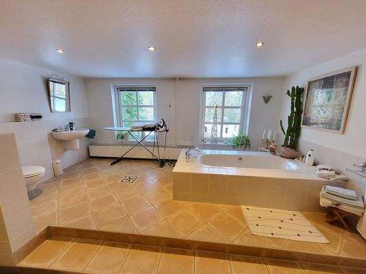 DG: Vollbad mit Fenster