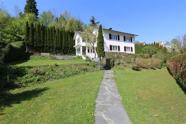 Südostansicht mit Garten.jpg