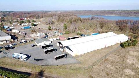 Löwenberger Land Halle, Löwenberger Land Hallenfläche