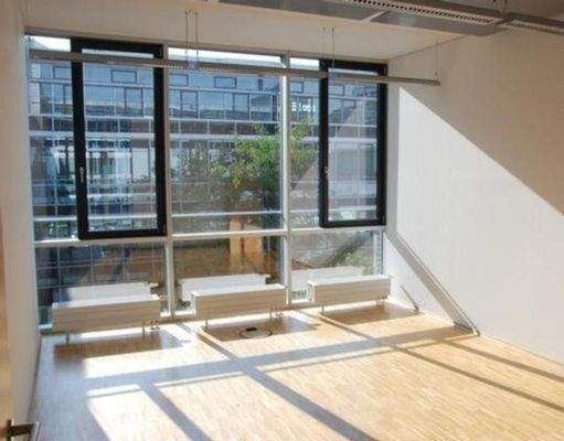 98F09624-B04D-3AFE-9A5B-9DDF58927ADE