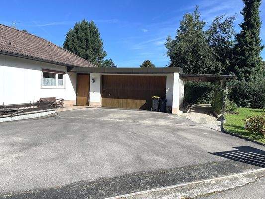 weiteres Carport zur Garage