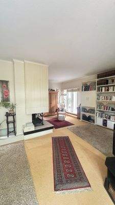 Wohnzimmer mit Lese-Ecke