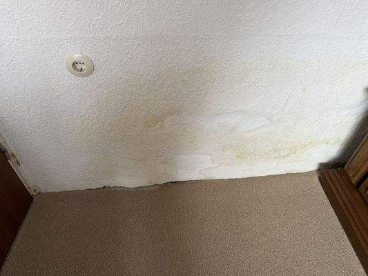 aufsteigende Feuchtigkeit