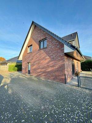 Blick aus dem Garten - Großzügige Doppeltüren zur Terrasse