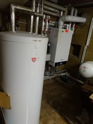 Gasheizung mit Warmwasserspeicher