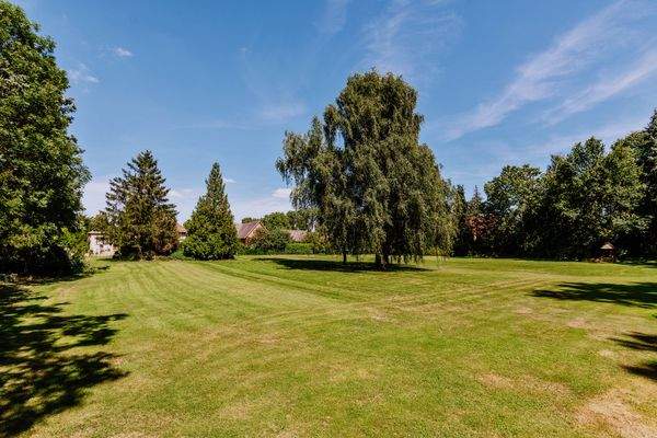 Parkähnliches Grundstück