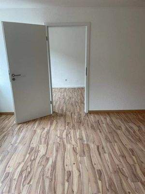 Küche Blick ins Schlafzimmer.jpg