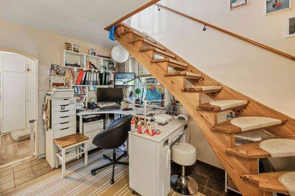 Büro mit Zugang zum DG