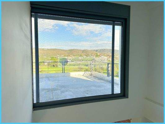 76eca1927a4f4b97bc27d9b59f1da89f-original