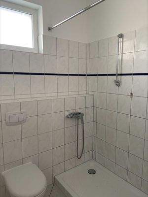 Gerberstr. 31 4.OG Dusche.jpeg