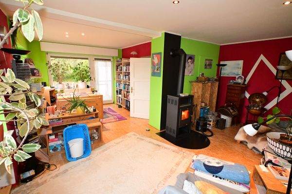 Wohn- Esszimmer mit Holzofen