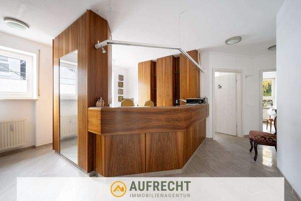 Empfang und Flurbereich Praxis OG