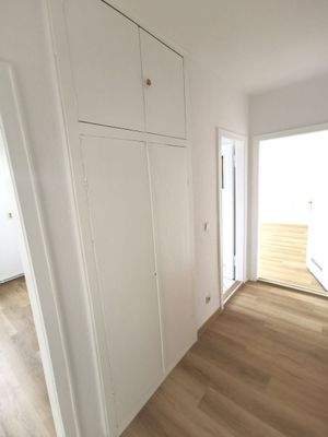 Einbauschrank Flur.jpg