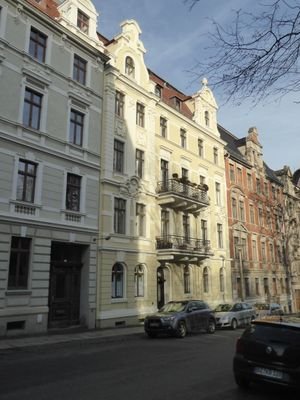 Straßenfassade.JPG