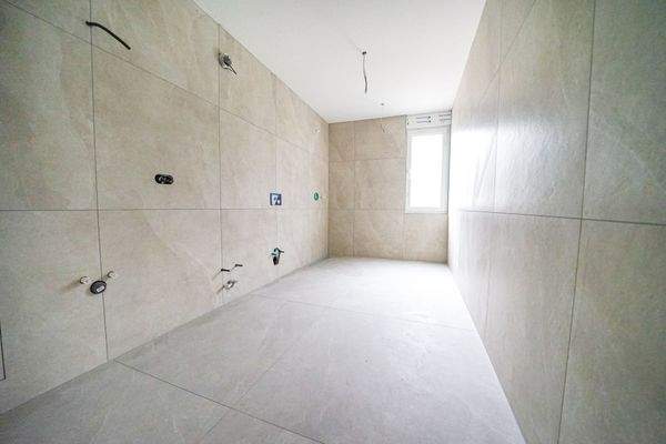 Tageslichtbad 120x120 Fliesen