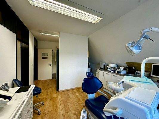 Behandlungszimmer. 1