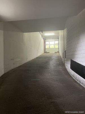 Tiefgaragenabfahrt