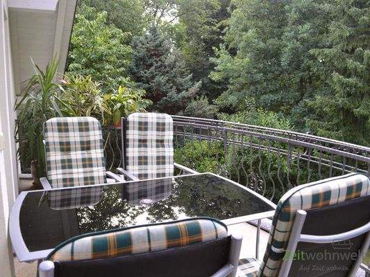 Balkontisch mit 4 Stühlen