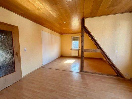 15- Wohnzimmer - Wohnung OG.jpeg