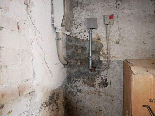 Anschlüsse Strom, Telefon und Kabel