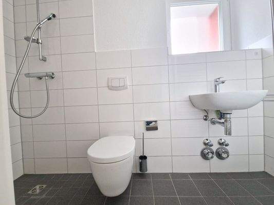 Bad mit bodentiefer Dusche