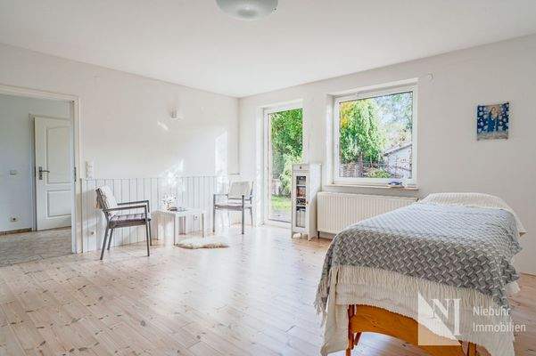 Wohnzimmer / Therapieraum