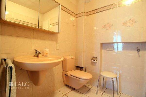 Badezimmer Vorderhaus