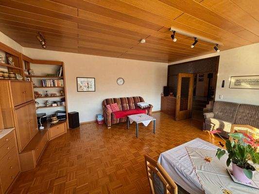 Teilansicht vom Wohnzimmer 