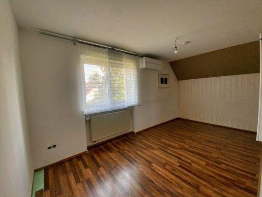 1.OG - Zimmer 3, z.B. Kinderzimmer