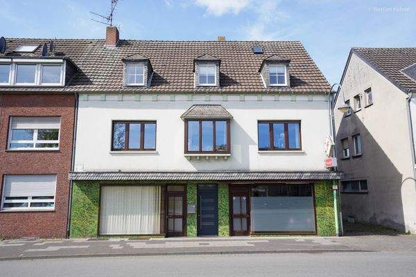 Straßenansicht Front