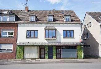 Straßenansicht Front