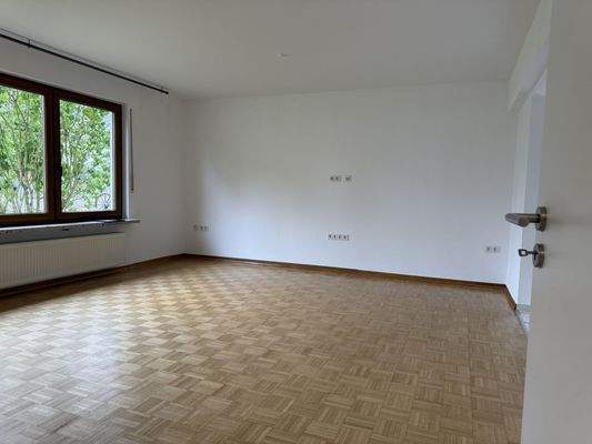 Wohn-/Esszimmer Whg EG links