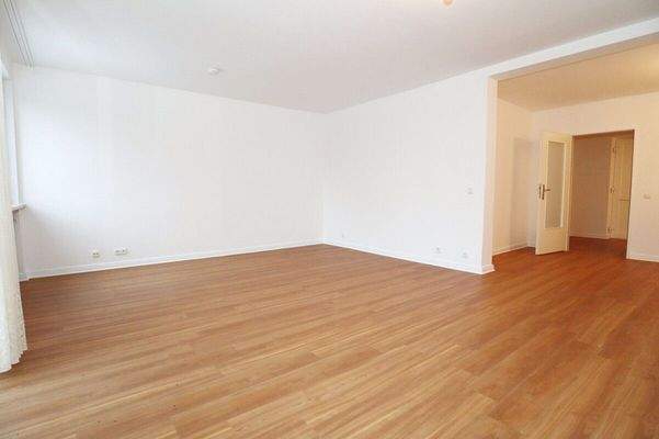 Wohn-&Schlafzimmer (4)