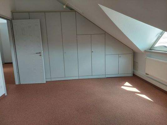 Büro mit Einbauschrank