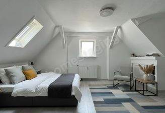 Schlafzimmer (HS)