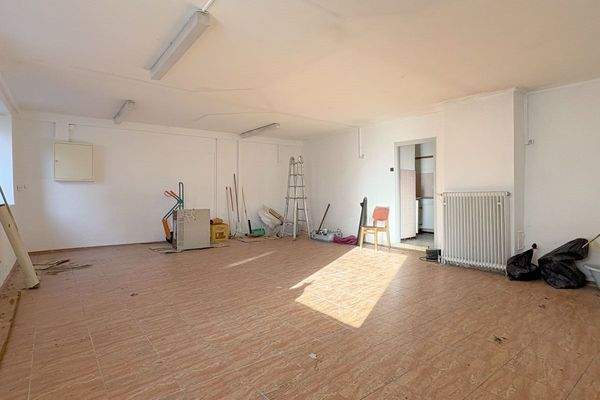 ehemaliges Sonnenstudio (EG)