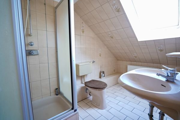 Duschbad im Dachgeschoss