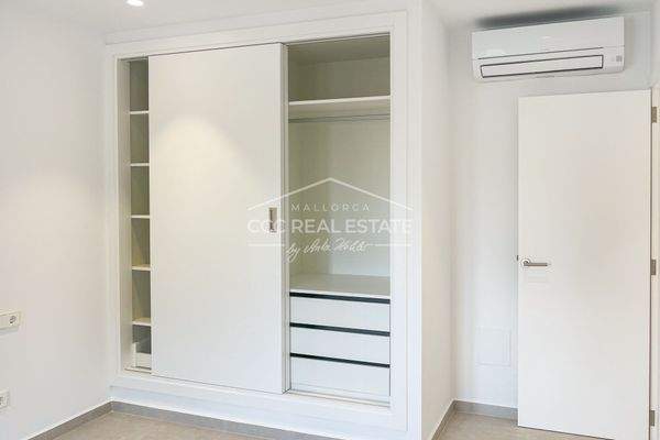 ...hochwertigen Einbauschränken...