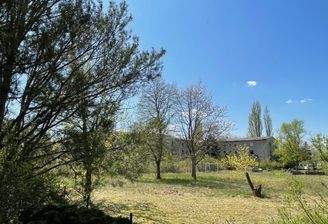 Bürogebäude von Nordost (2)