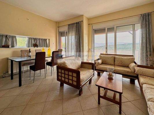 img_c2b72823-75ef-46eb-8c53-450914463fa6