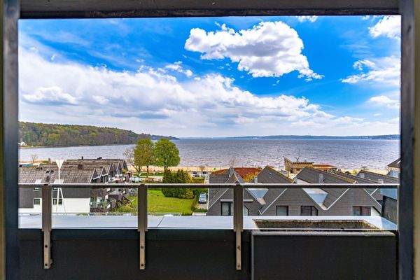 Hier ein Glas Wein oder morgens frühstücken?